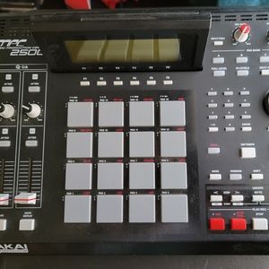Akai mpc 2500